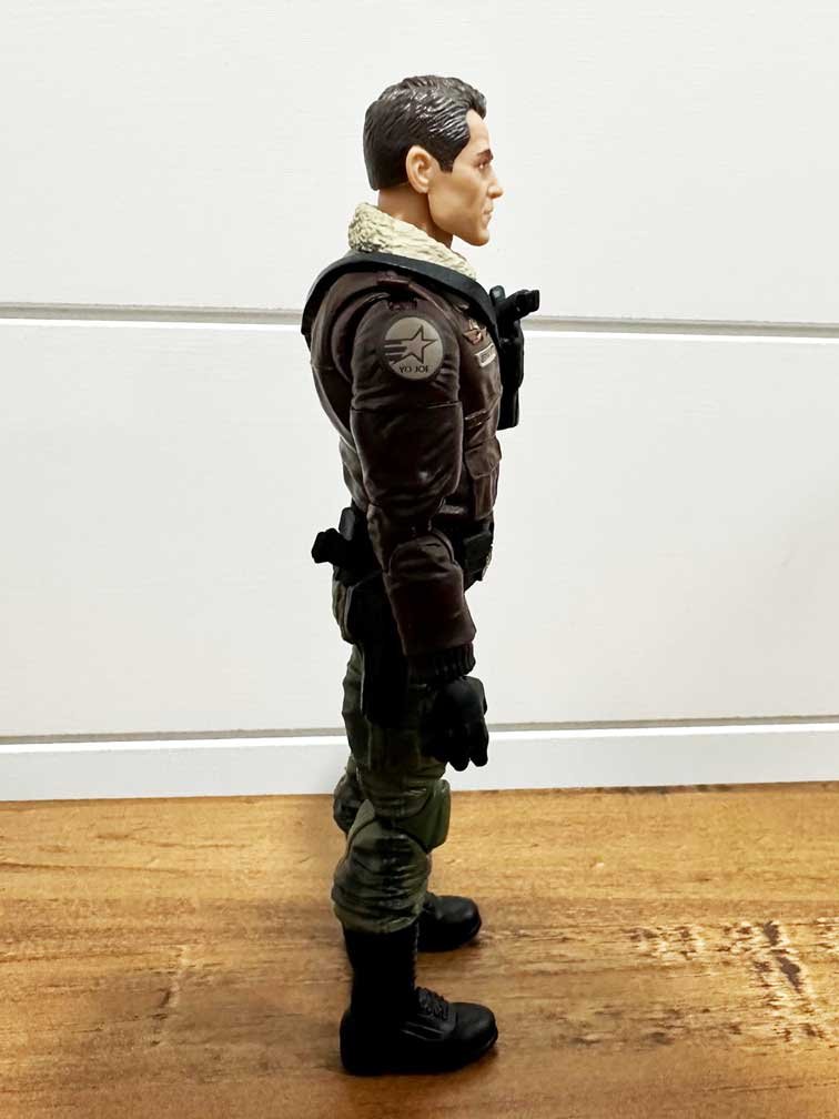 GI-Joe-Classified-Series-General-Hawk-IH-right