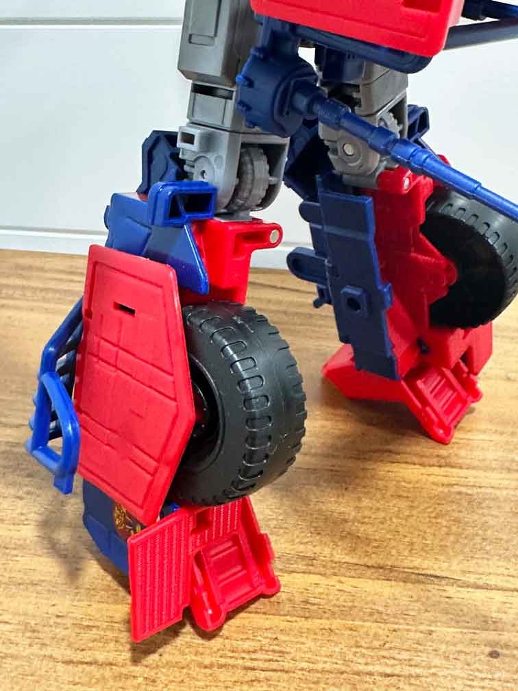 GI-Joe-Thunder-Machine-Soundwave-Thansformer-Crossover--robot-mode-10