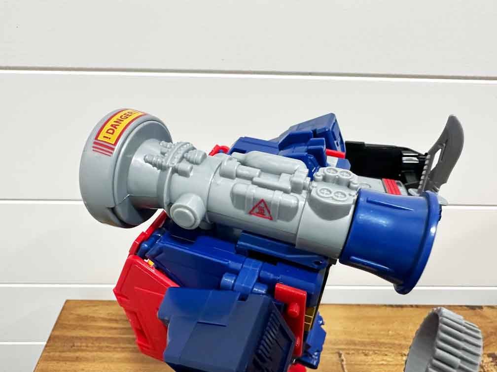 GI-Joe-Thunder-Machine-Soundwave-Thansformer-Crossover--robot-mode-14