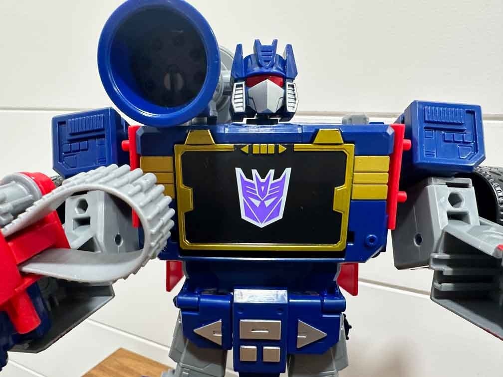 GI-Joe-Thunder-Machine-Soundwave-Thansformer-Crossover--robot-mode-3