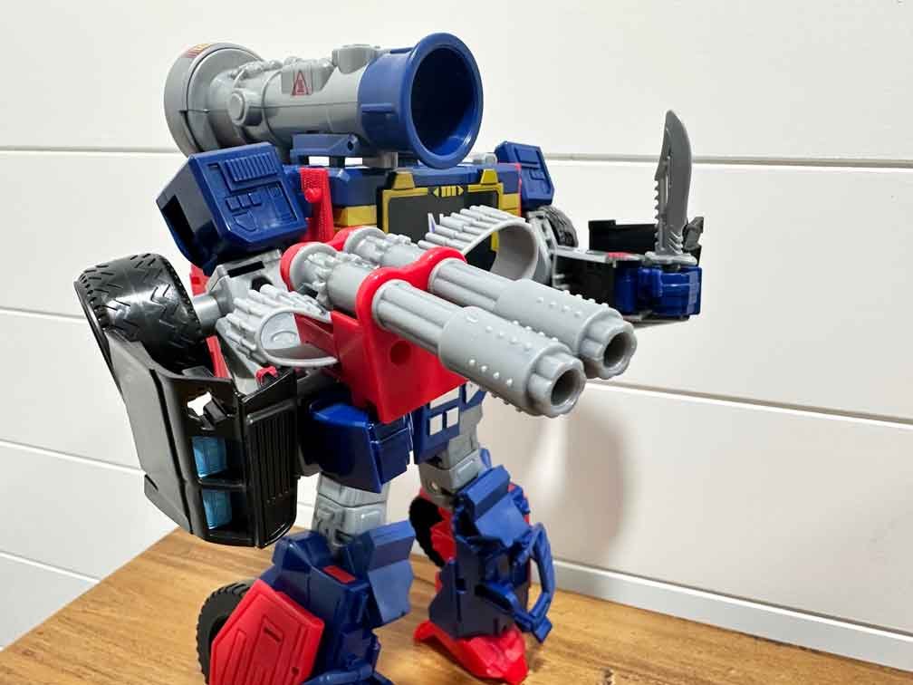 GI-Joe-Thunder-Machine-Soundwave-Thansformer-Crossover--robot-mode-4