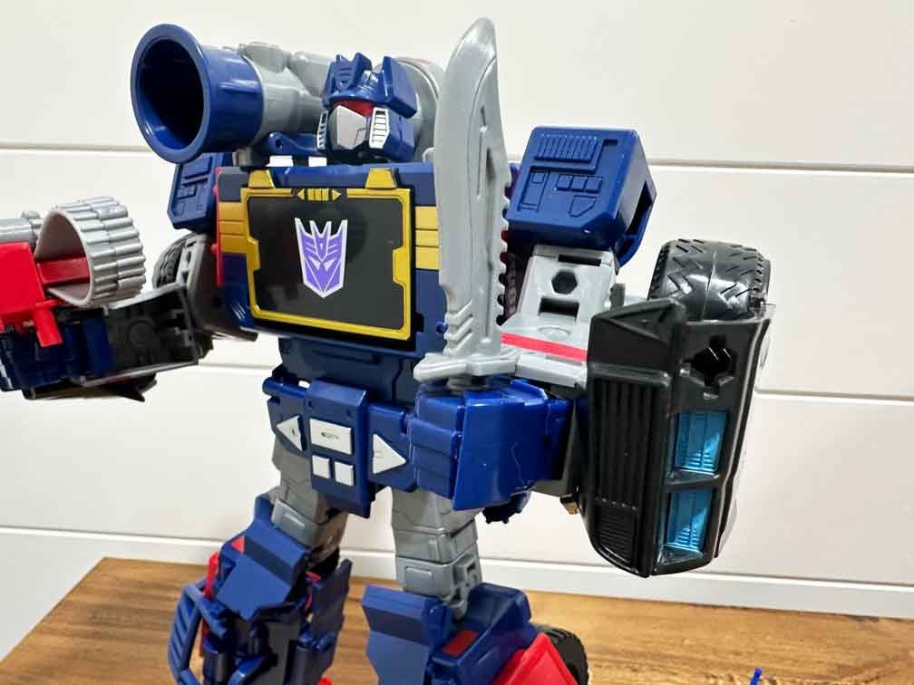 GI-Joe-Thunder-Machine-Soundwave-Thansformer-Crossover--robot-mode-5