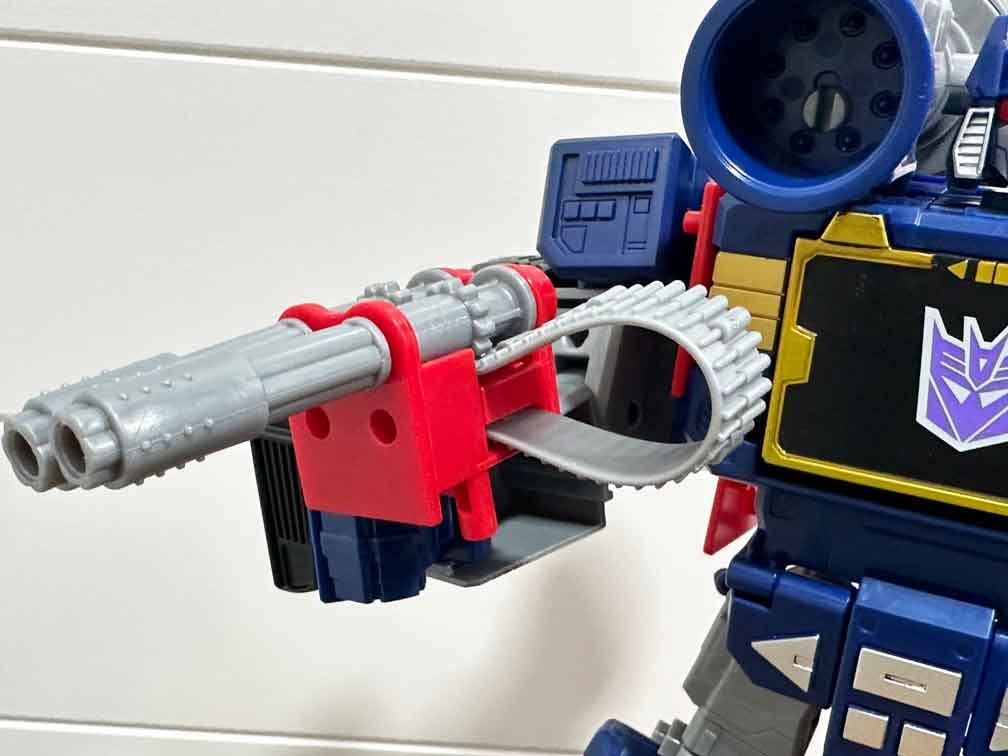 GI-Joe-Thunder-Machine-Soundwave-Thansformer-Crossover--robot-mode-7