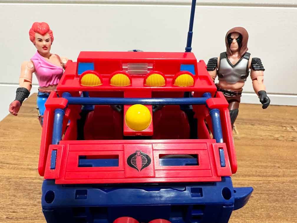 GI-Joe-Thunder-Machine-Soundwave-Thansformer-Crossover--vehicle-mode-10