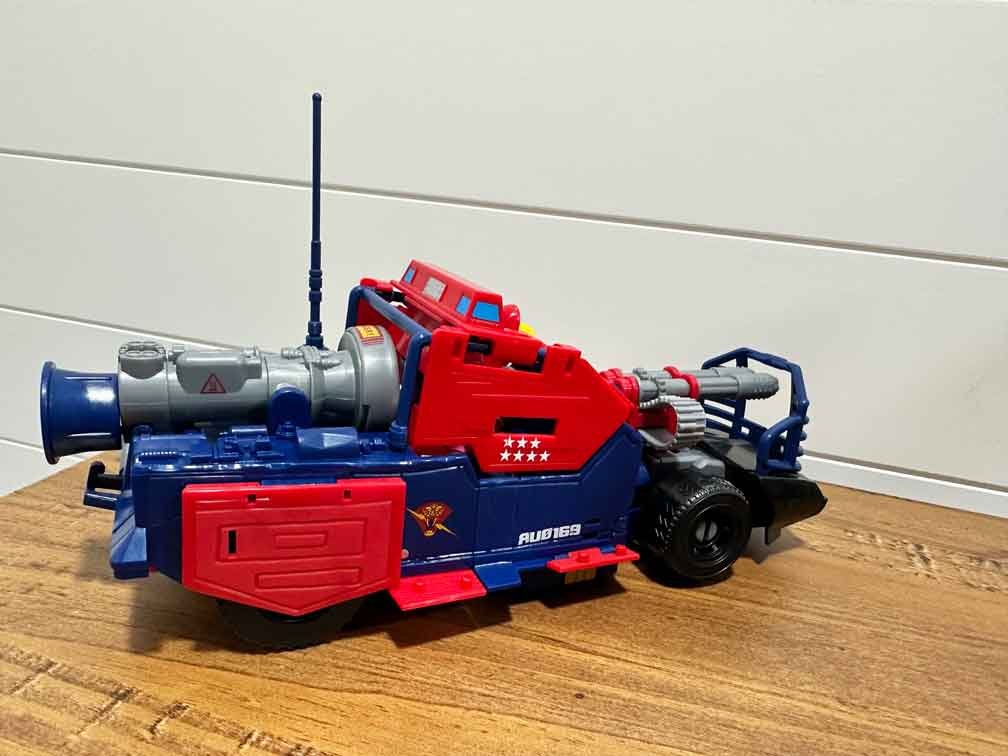 GI-Joe-Thunder-Machine-Soundwave-Thansformer-Crossover--vehicle-mode-3