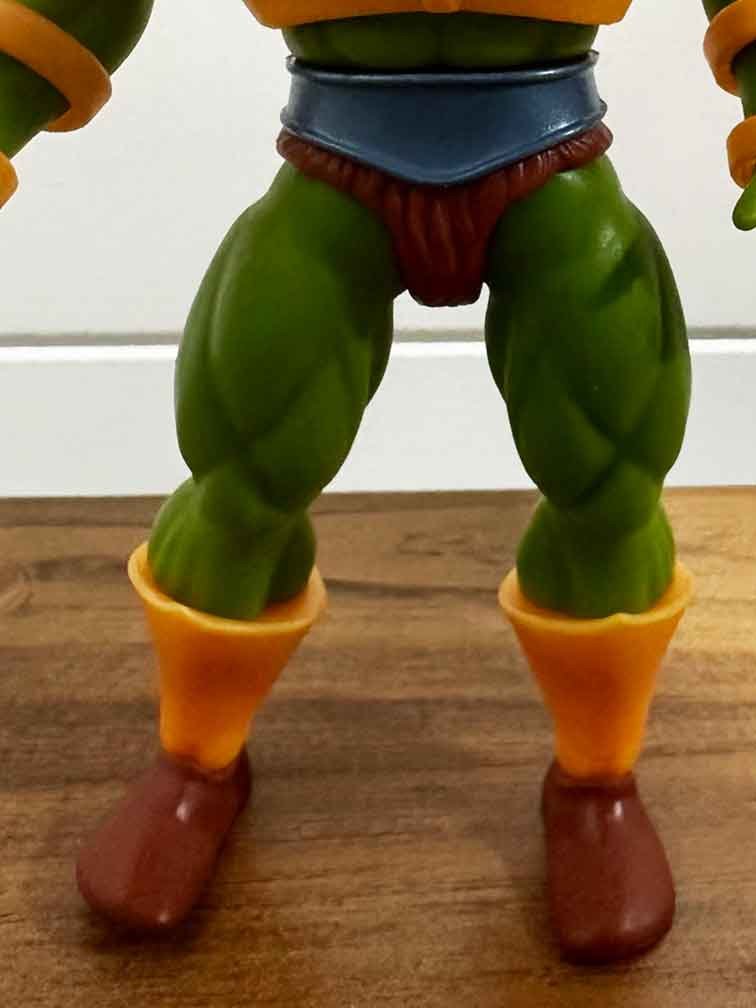 Man-At-Arms-Cartoon-Collection-front-legs