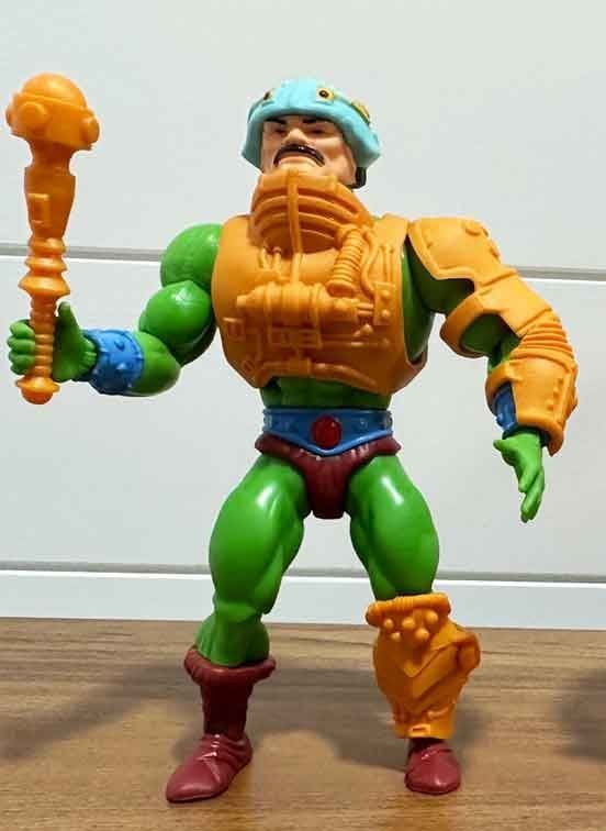 Man-At-Arms-Cartoon-Collection-vs-Origins-a
