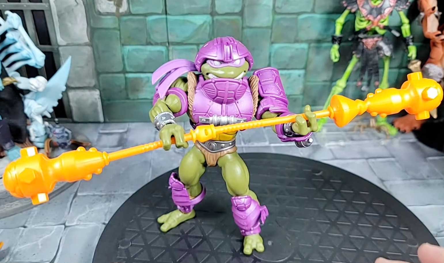 Man-At-Arms-Turtles-of-Grayskull-TMNT-MOTU-Origins-11