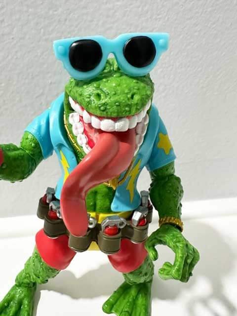Super7-TMNT-Ultimates-Genghis-Frog-Action-pose-8