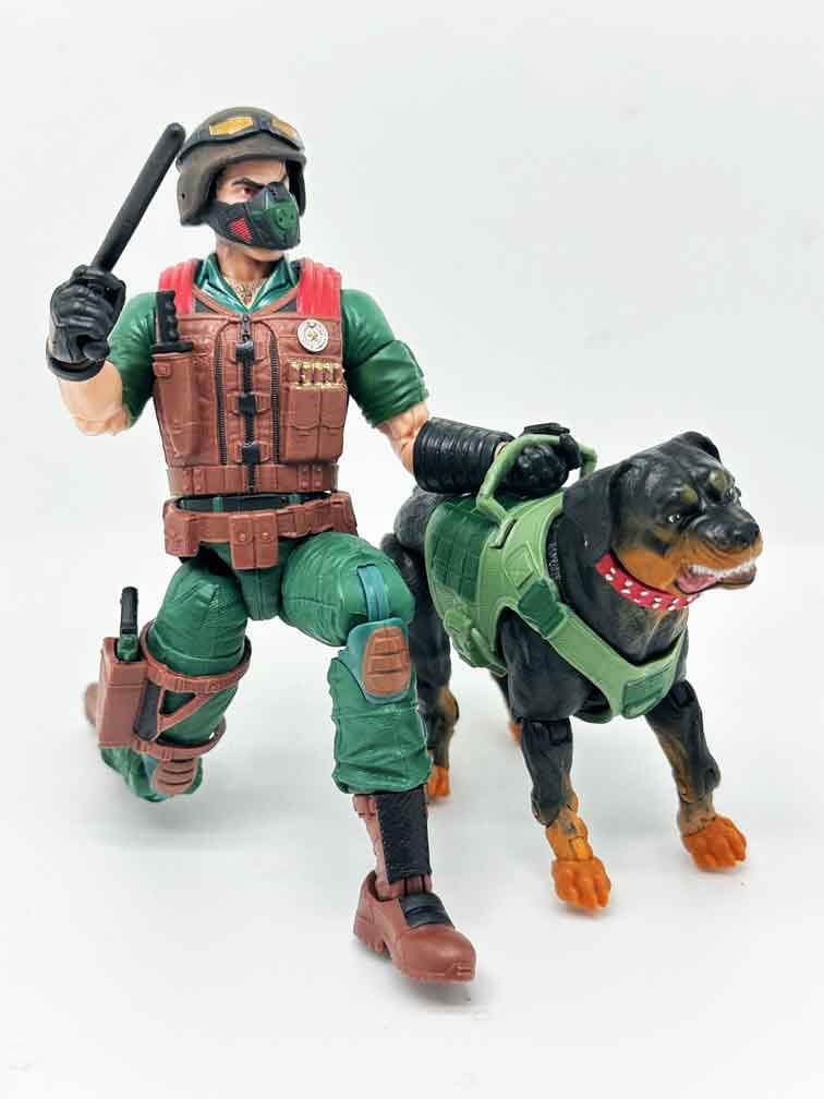 Gi-Joe-Classified-Mutt-&-Junkyard-action-pose-1