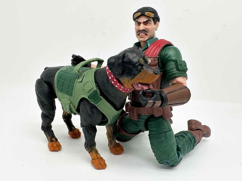 Gi-Joe-Classified-Mutt-&-Junkyard-action-pose-8