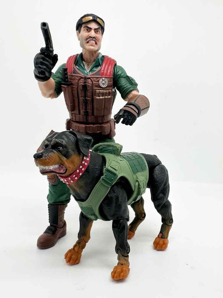 Gi-Joe-Classified-Mutt-&-Junkyard-action-pose-9
