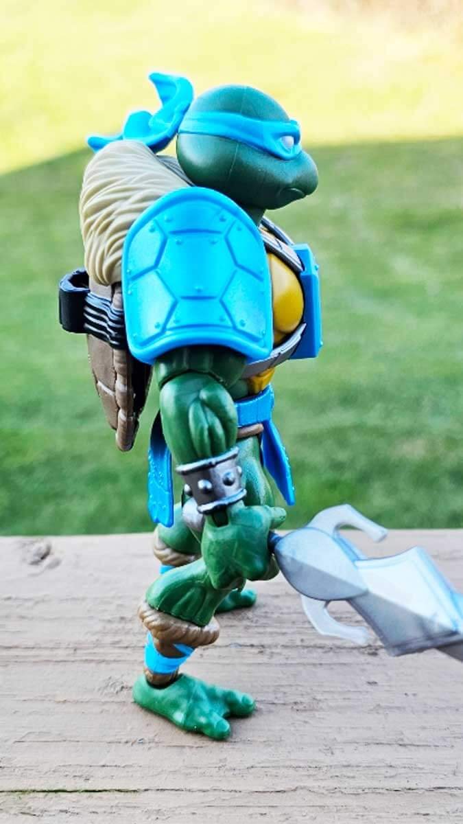 Leonardo-Turtles-of-Grayskull-Armor-Right-Profile