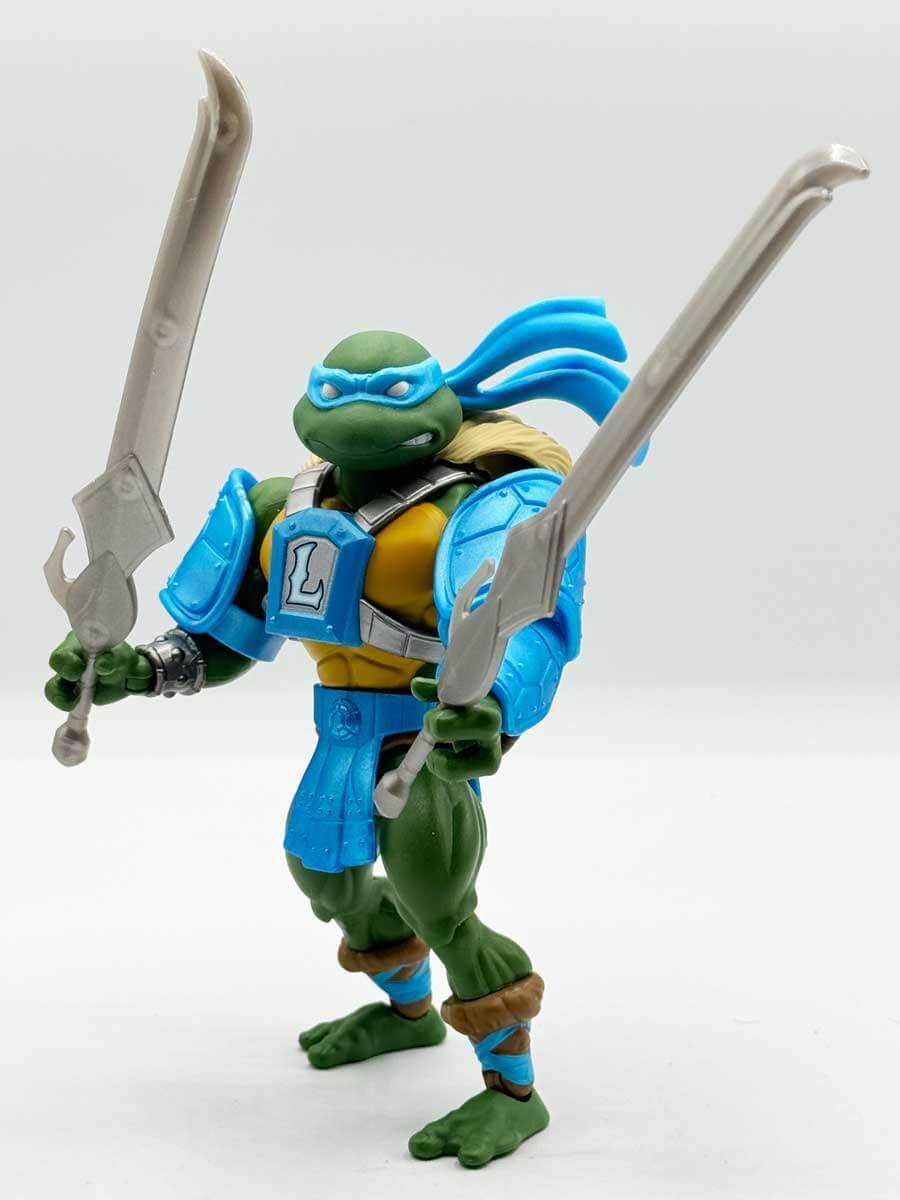 Leonardo-Turtles-of-Grayskull-MOTU-Origins-Crossover-Wave-1-Power-Swords-1