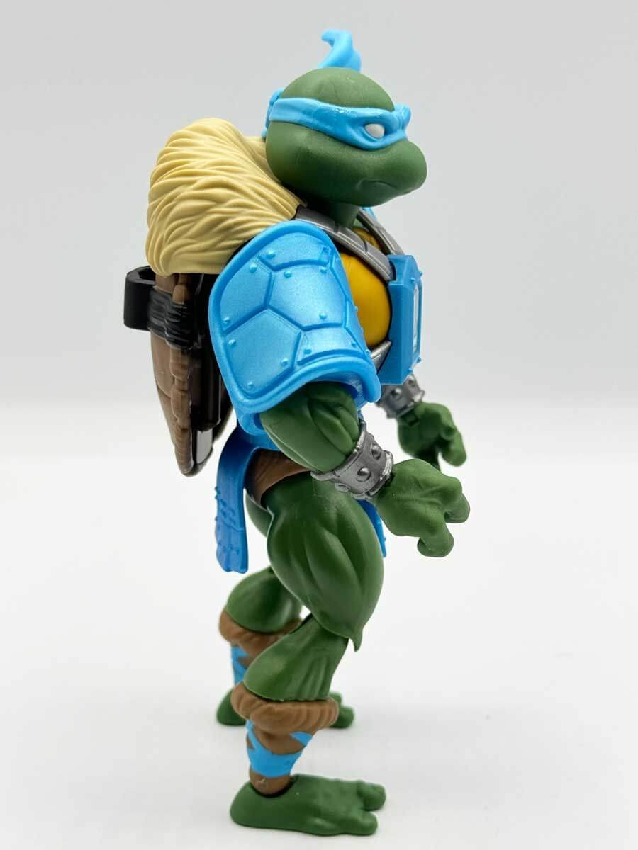 Leonardo-Turtles-of-Grayskull-MOTU-Origins-Crossover-Wave-1-Right-Profile