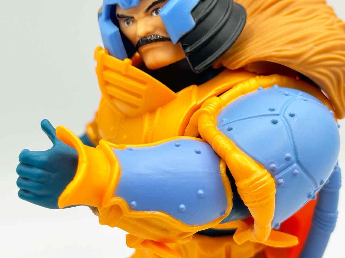 Man-At-Arms-Turtles-of-Grayskull-Review-Forearm-Armor