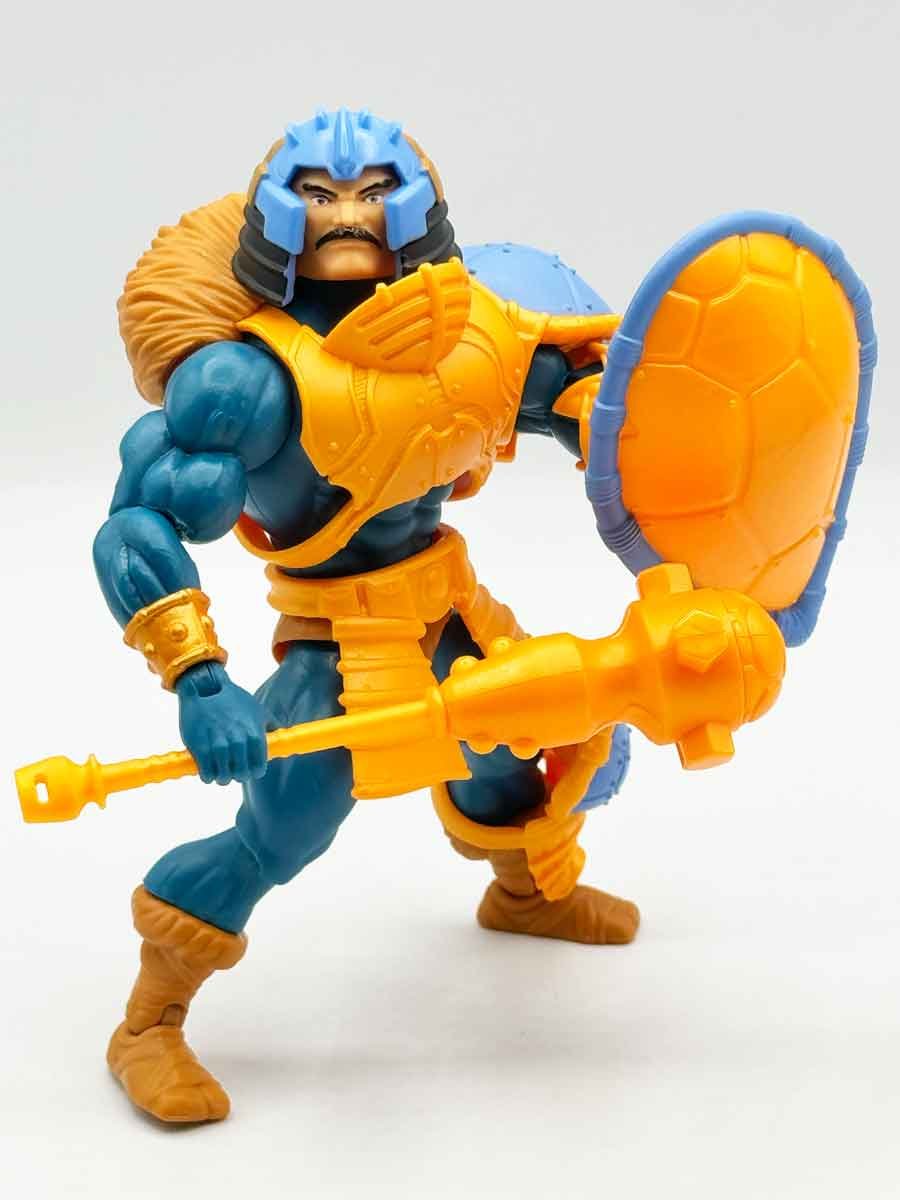 Man-At-Arms-Turtles-of-Grayskull-Review-Geared-Up-3