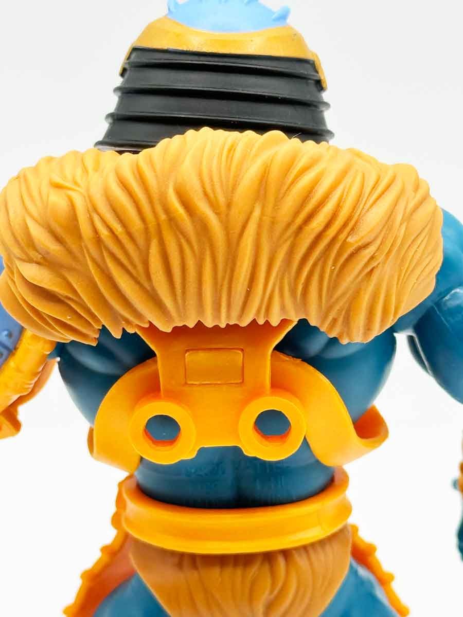 Man-At-Arms-Turtles-of-Grayskull-Review-No-Shell-Back