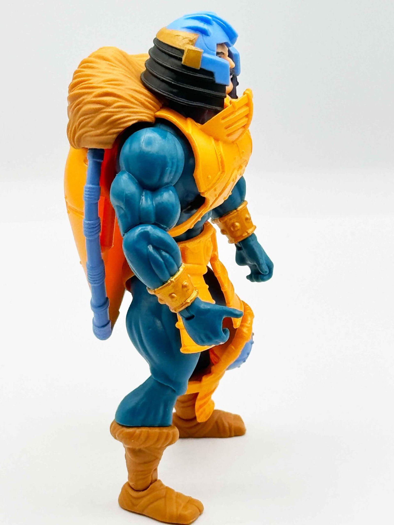 Man-At-Arms-Turtles-of-Grayskull-Review-Right