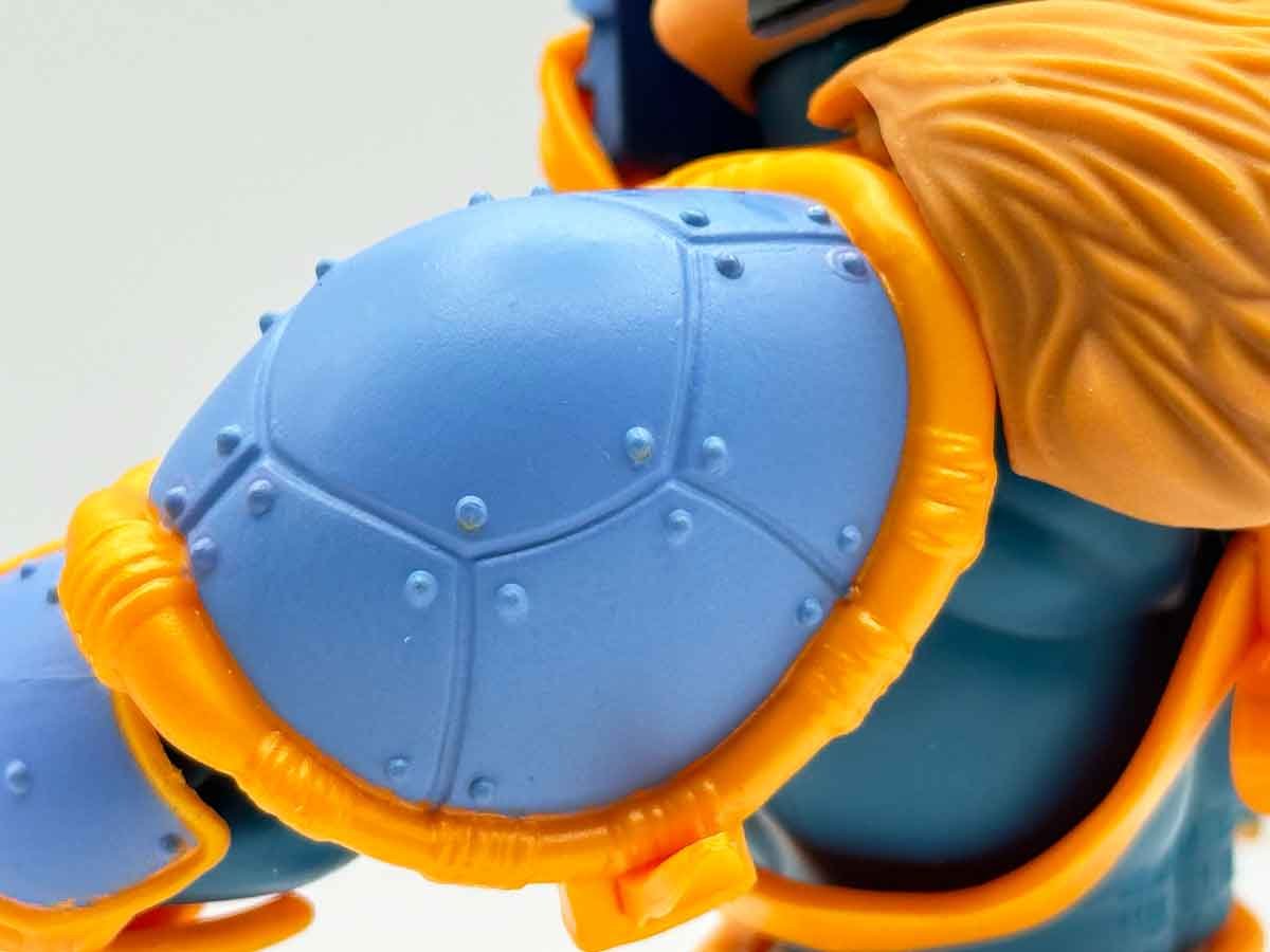 Man-At-Arms-Turtles-of-Grayskull-Review-Shoulder-Armor