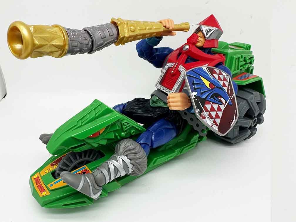 Masterverse-New-Eternia-Mekaneck-action-pose-4