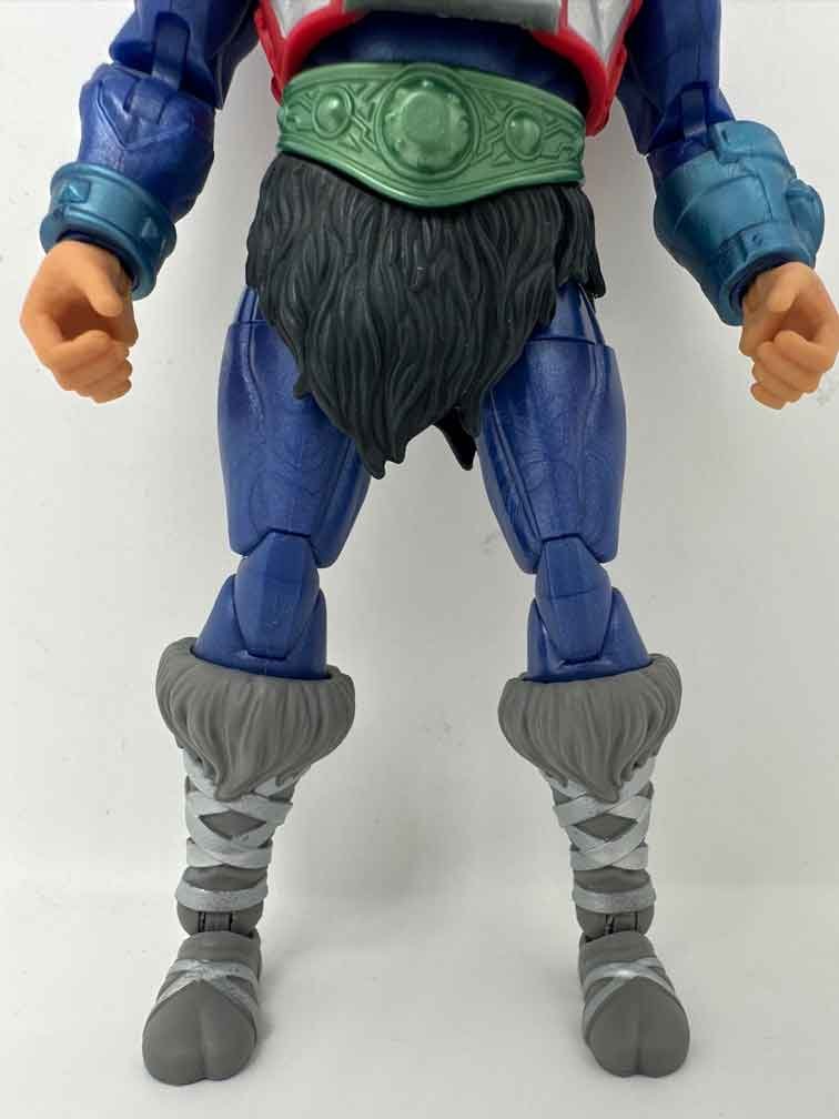 Masterverse-New-Eternia-Mekaneck-legs-front