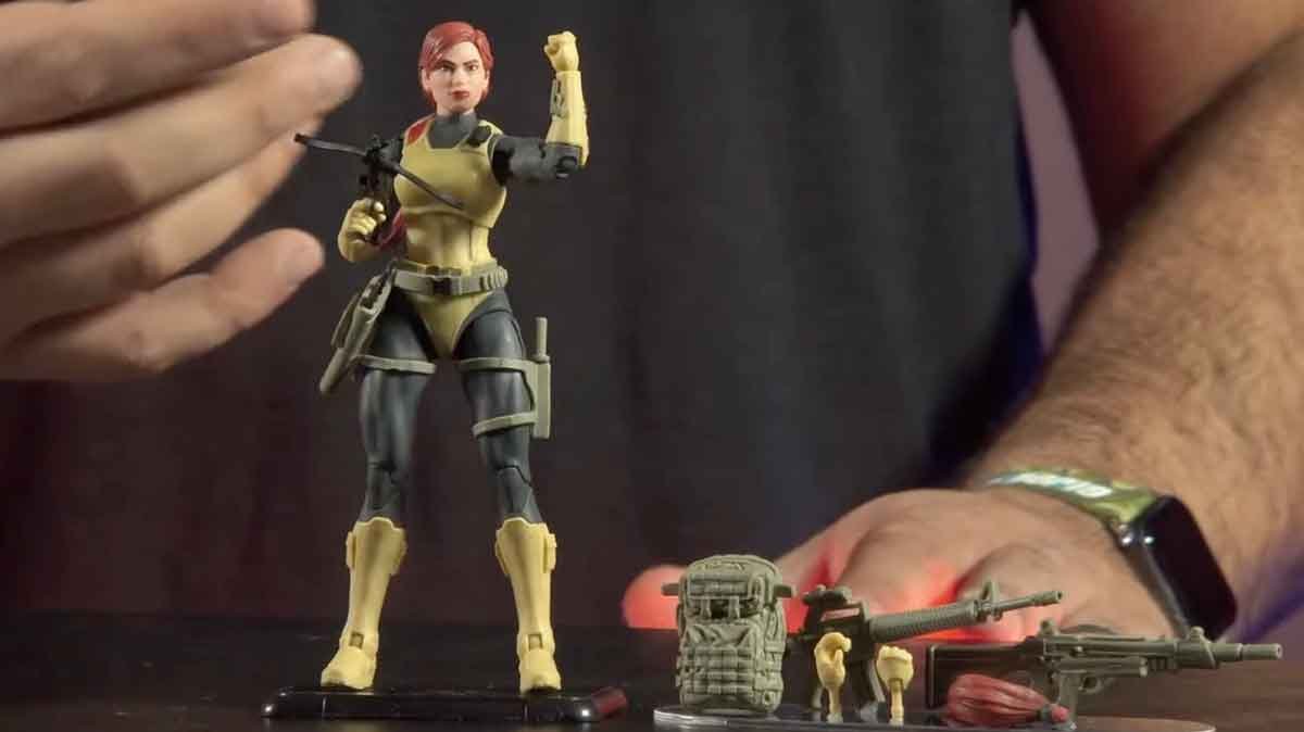 Scarlett-Retro-Cardback-GI-Joe-Classified-Series-Reveal-1