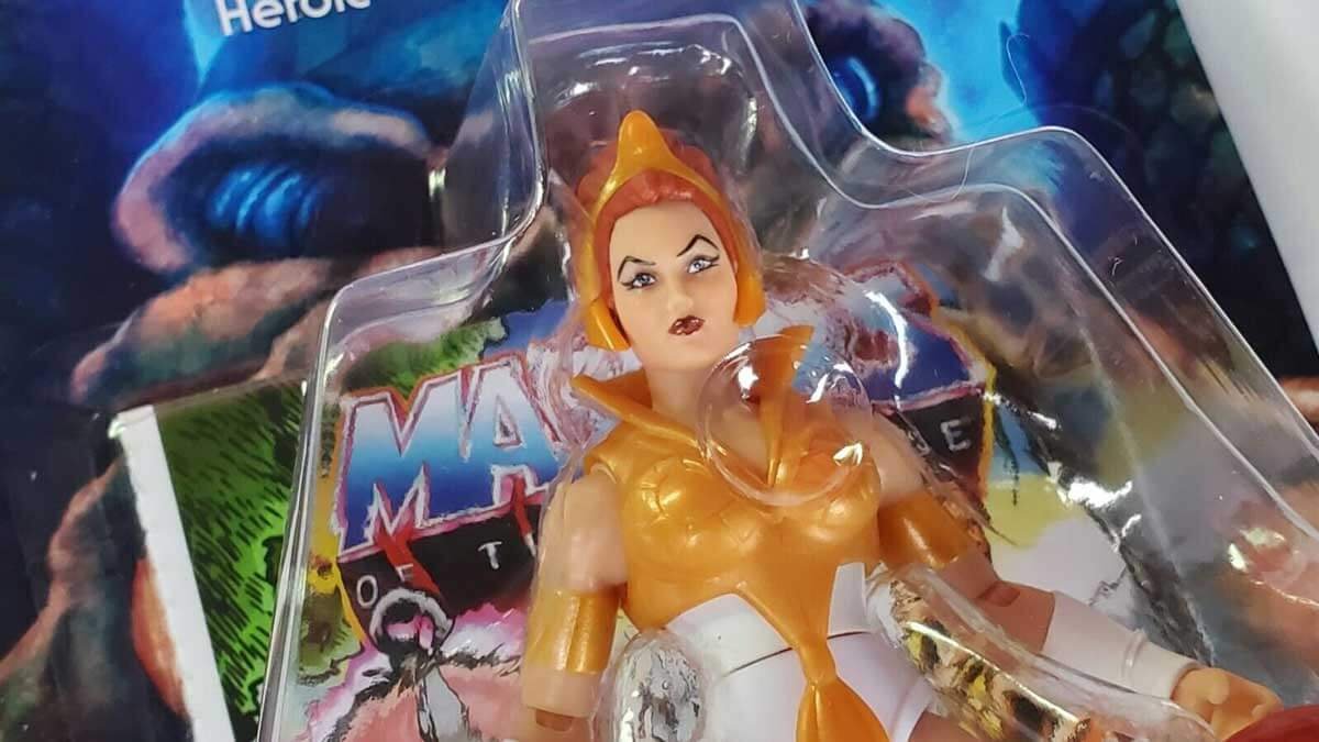 Teela-MOTU-Origins-Cartoon-Collection-Close-1