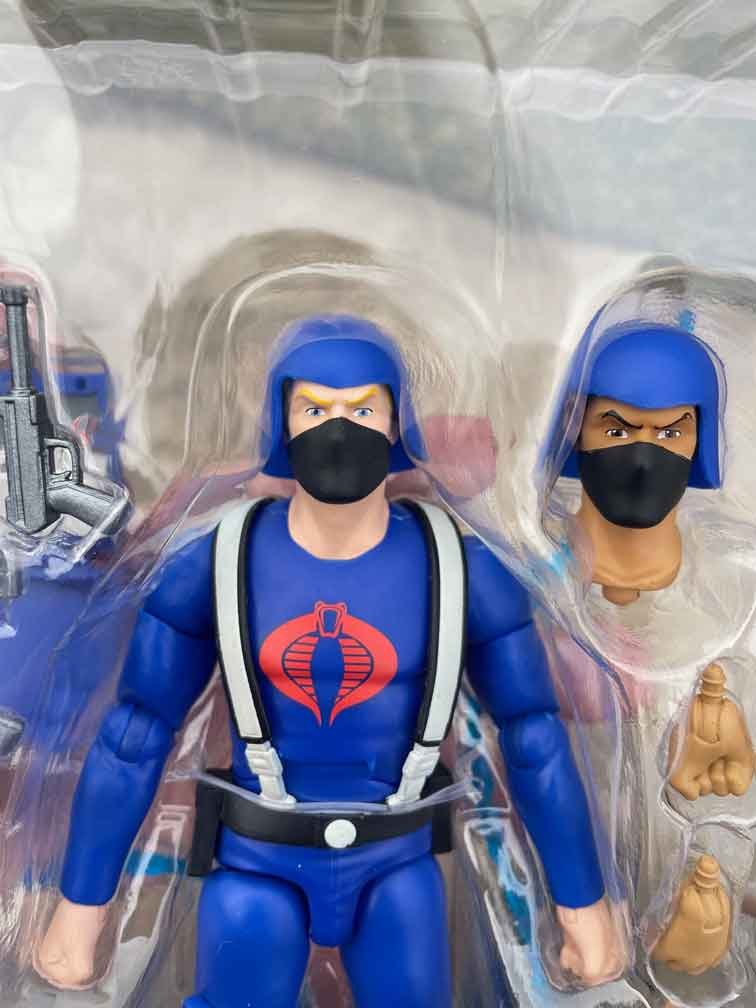 GI-Joe-Ultimates-Wave-3-CObra-Trooper-in-hand-1