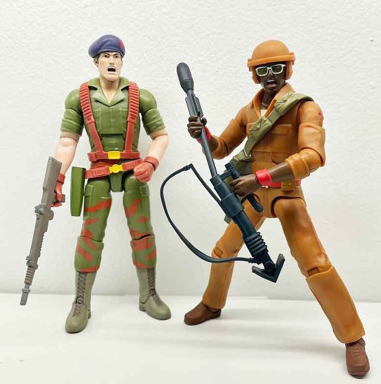 GI-Joe-Ultimates-Wave-3-Doc-in-hand-4