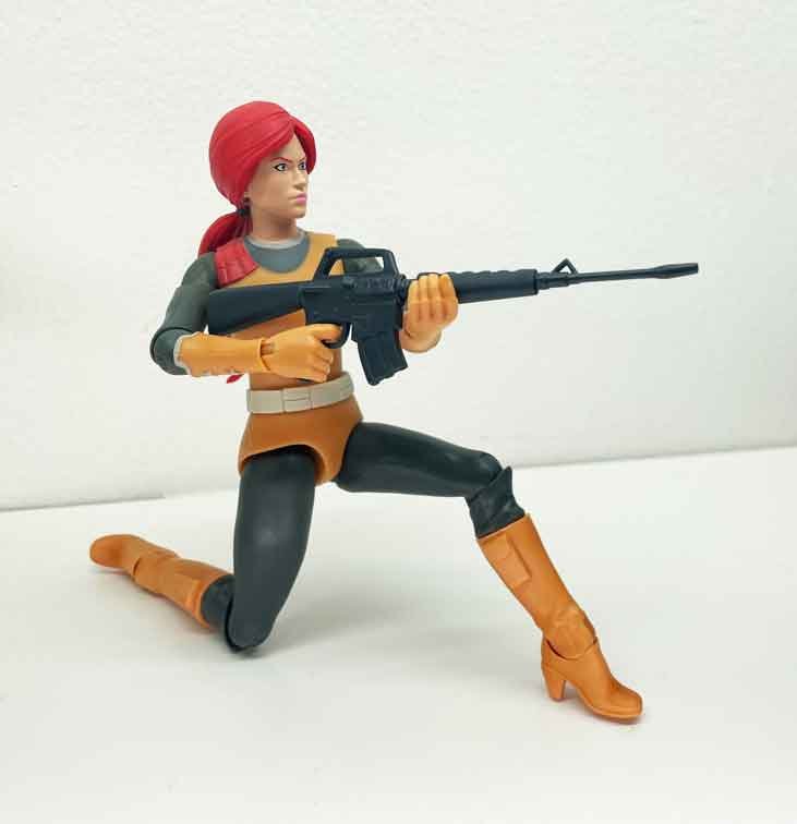 GI-Joe-Ultimates-Wave-3-Scarlett-in-hand-5