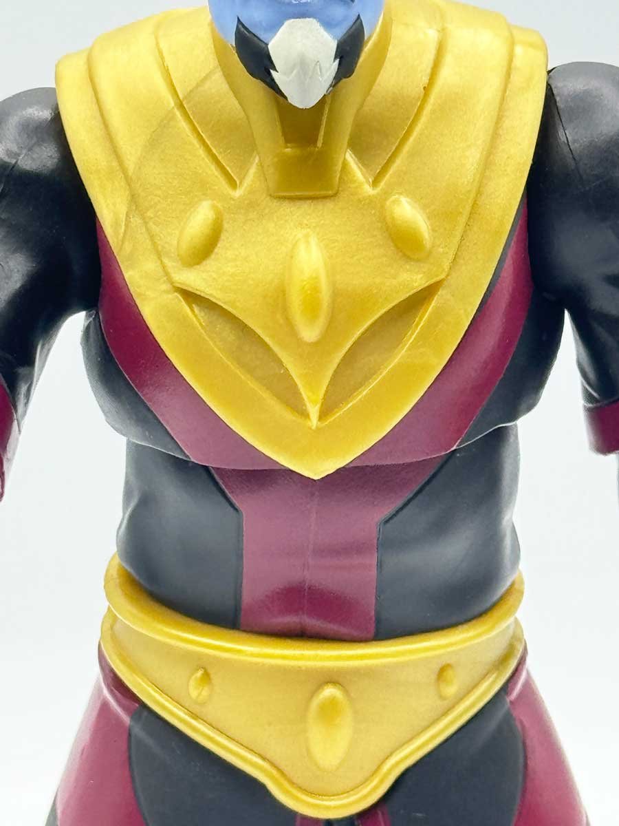 King-Keldor-Masterverse-Masters-of-the-Universe-Revolution-Review-Front-Armor