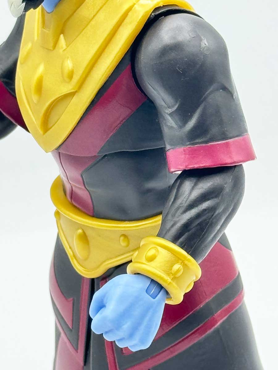 King-Keldor-Masterverse-Masters-of-the-Universe-Revolution-Review-Left-Arm