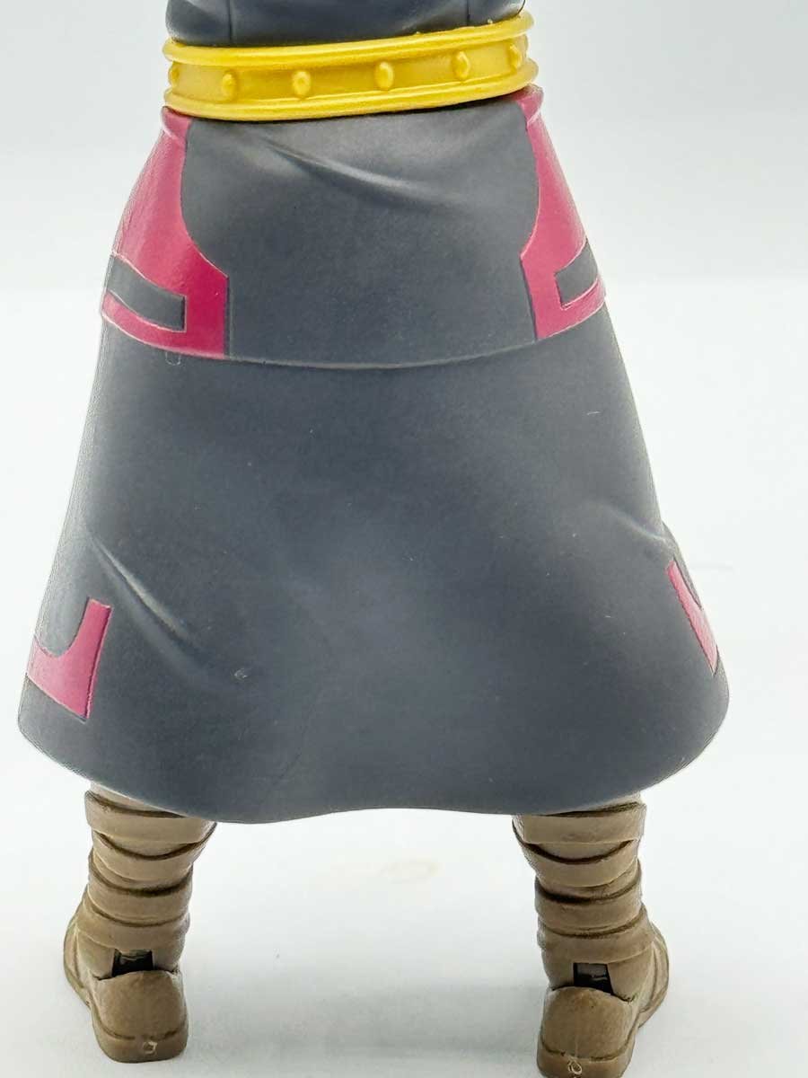 King-Keldor-Masterverse-Masters-of-the-Universe-Revolution-Review-Lower-Body-Back