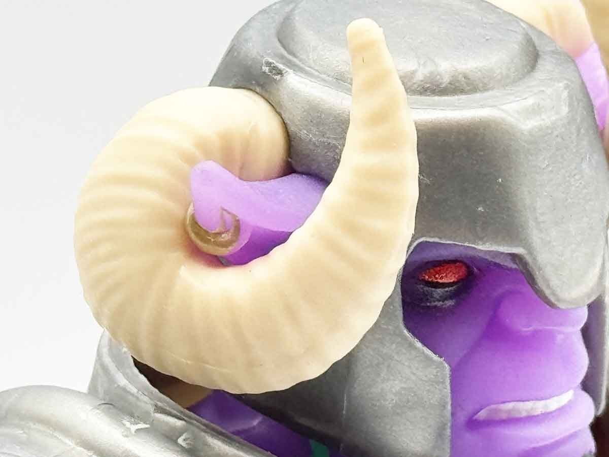 Mutated-Ram-Man-Turtles-of-Grayskull-Wave-2-Review-Earring