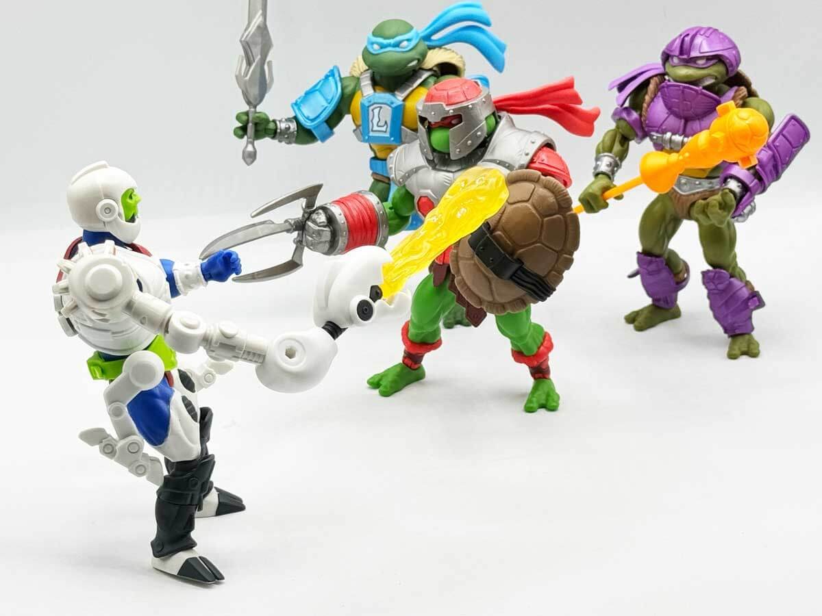 Raphael-Turtles-of-Grayskull-Wave-2-Review-Leo-Donatello-Mouse-Jaw