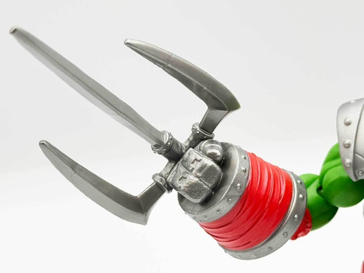 Raphael-Turtles-of-Grayskull-Wave-2-Review-Sai-Guantlet