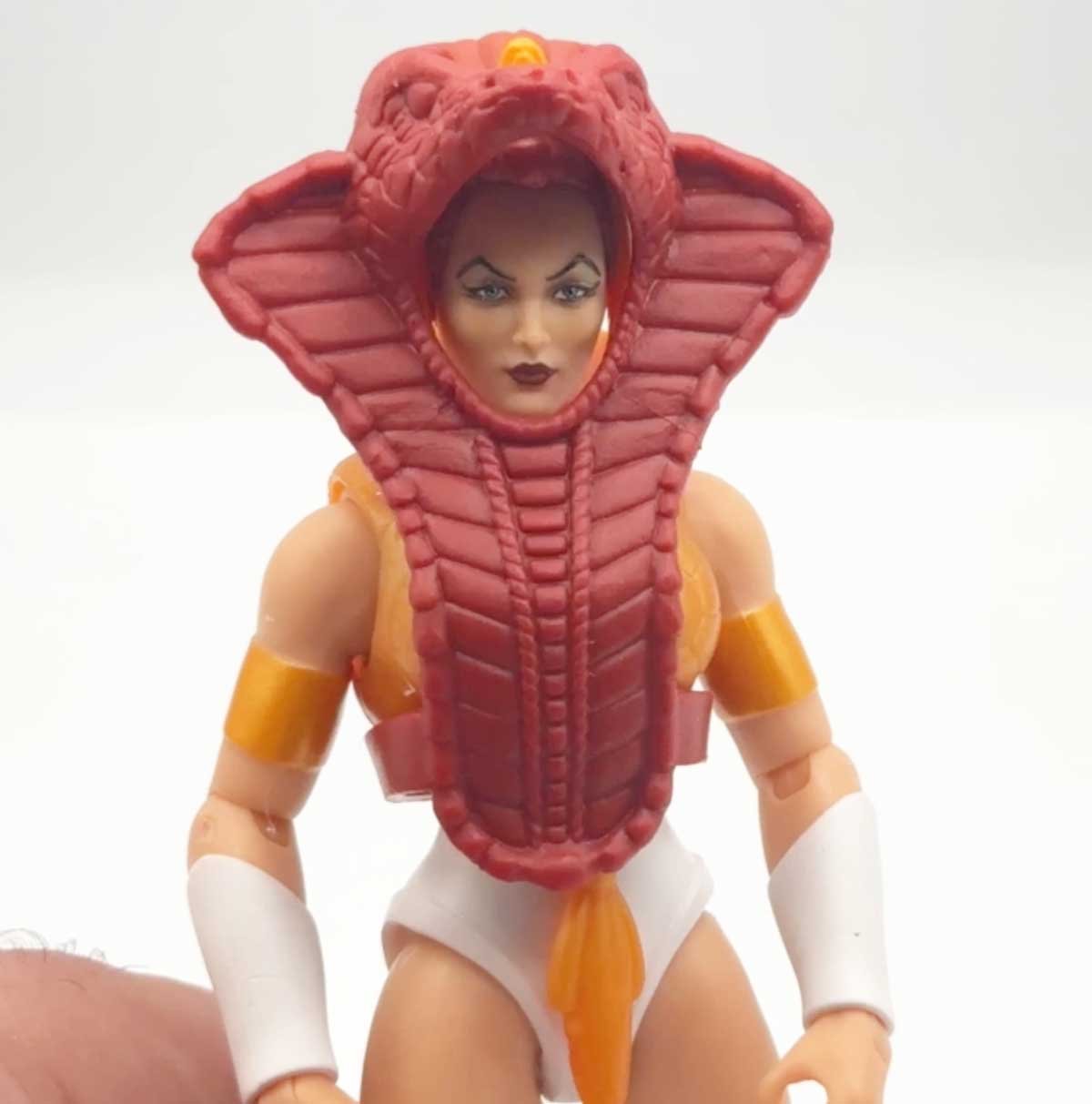 Teela-MOTU-Origins-Cartoon-Collection-Comparison-3