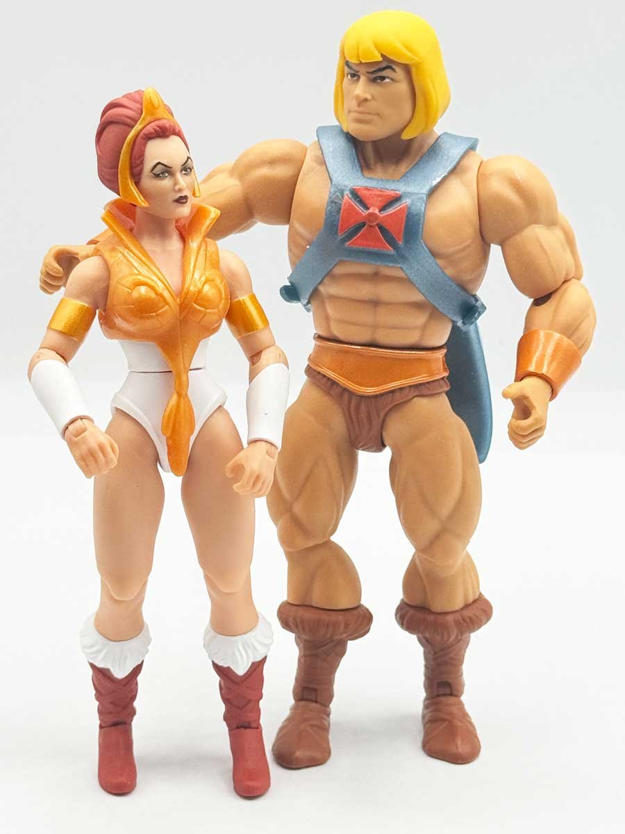 Teela-MOTU-Origins-Cartoon-Collection-He-Man-Cpmparison