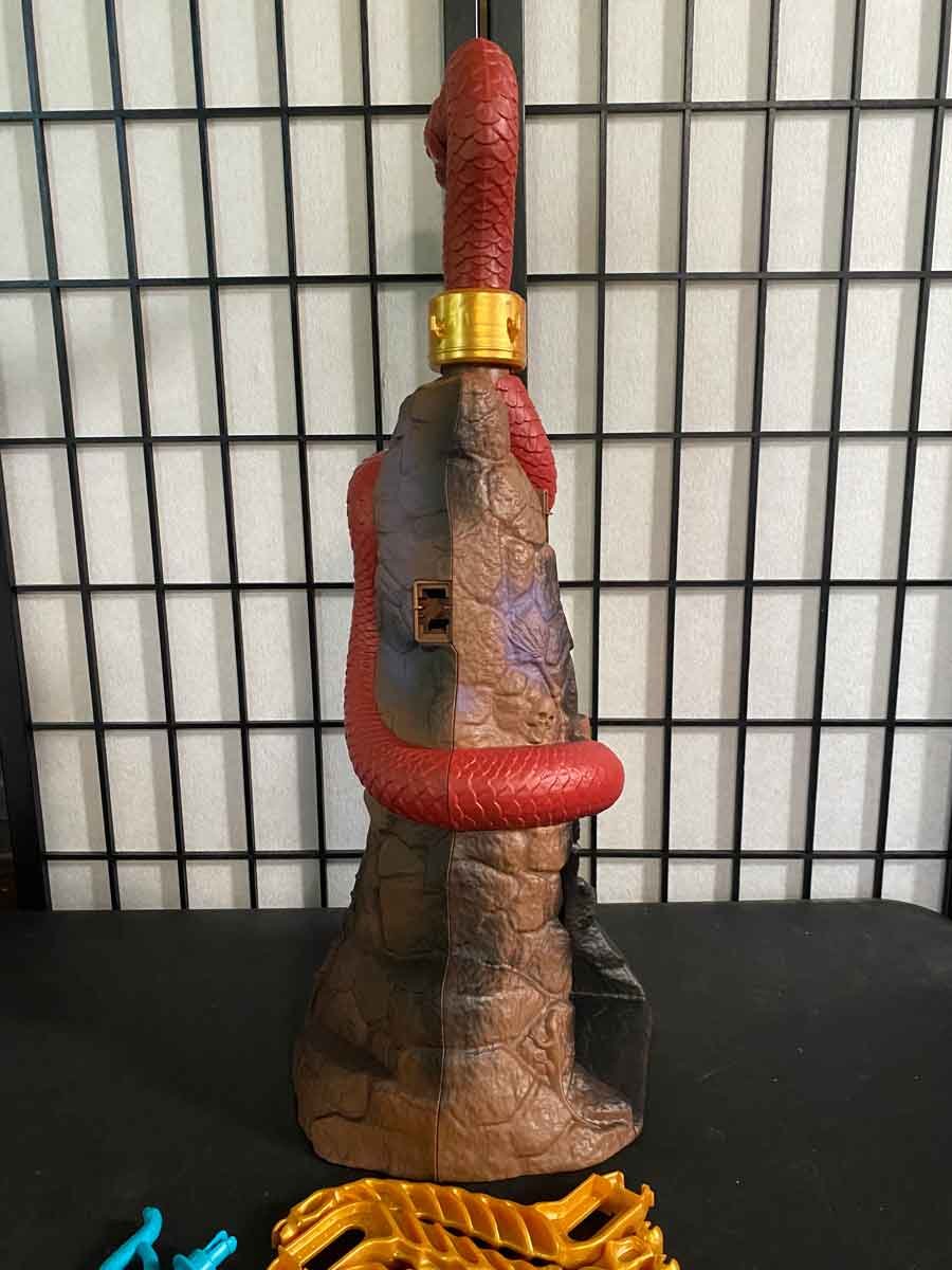 Eternia-Playset-MOTU-Origins-Mattel-Creations-Unboxing-Viper-Tower-14