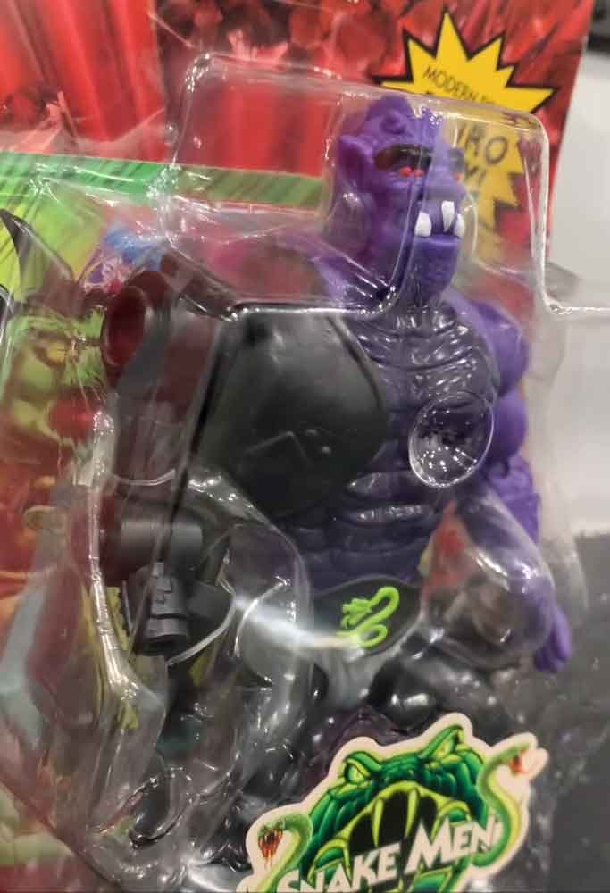 MOTU-Origins-Terroar-in-hand-2