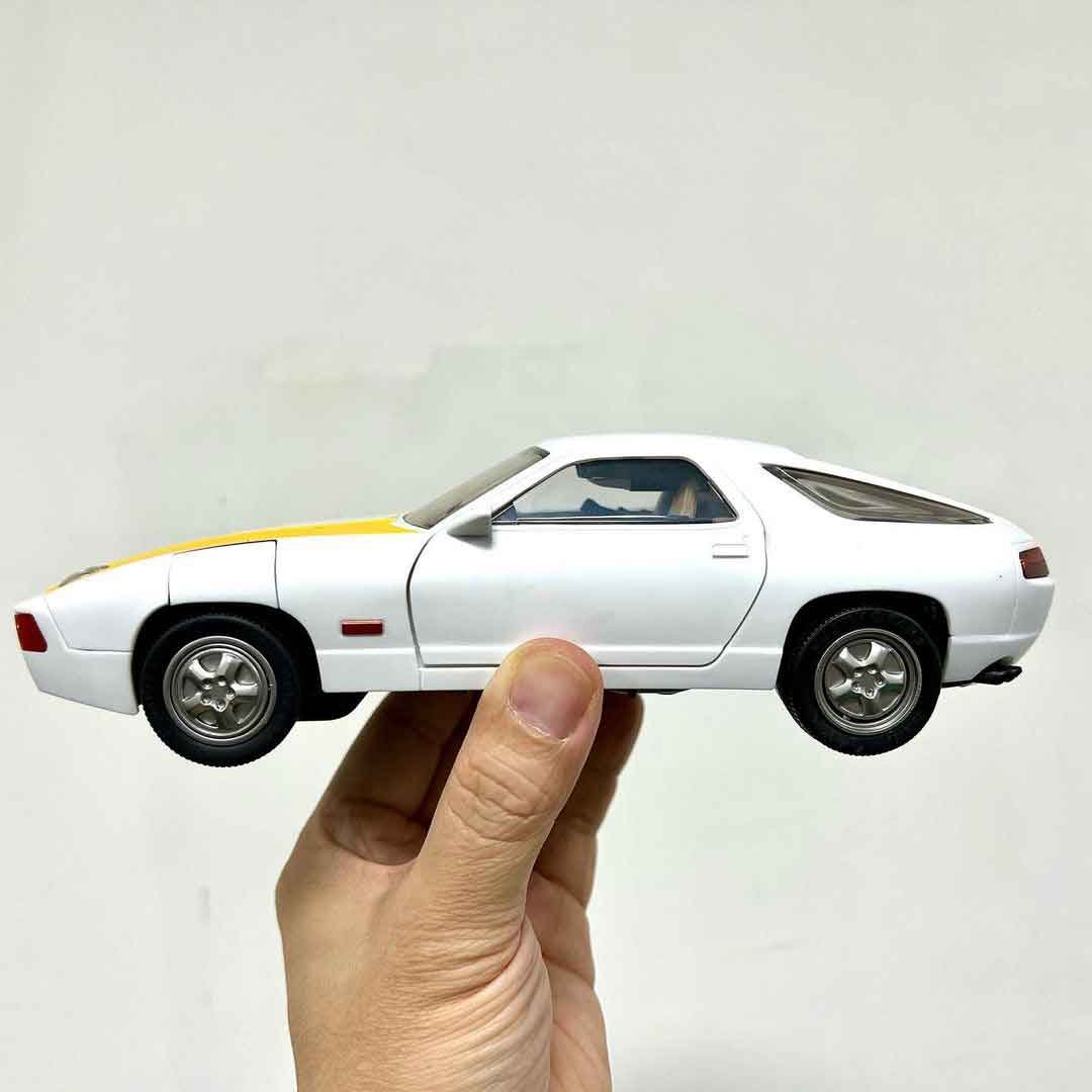 Great-White-MASK-Makina-Vehicle-1