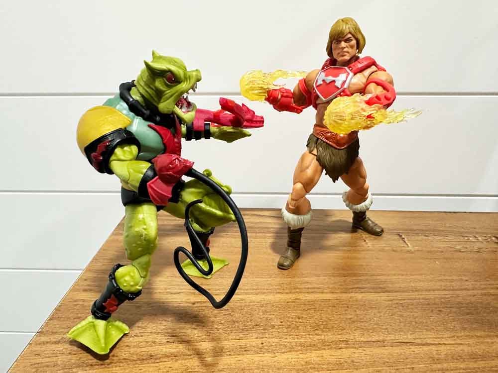 New-Eternia-Thunder-Punch-He-Man-&-Leech-action-Masterverse-pose-1-IH