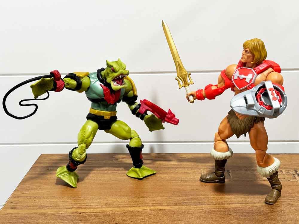 New-Eternia-Thunder-Punch-He-Man-&-Leech-action-Masterverse-pose-3-IH