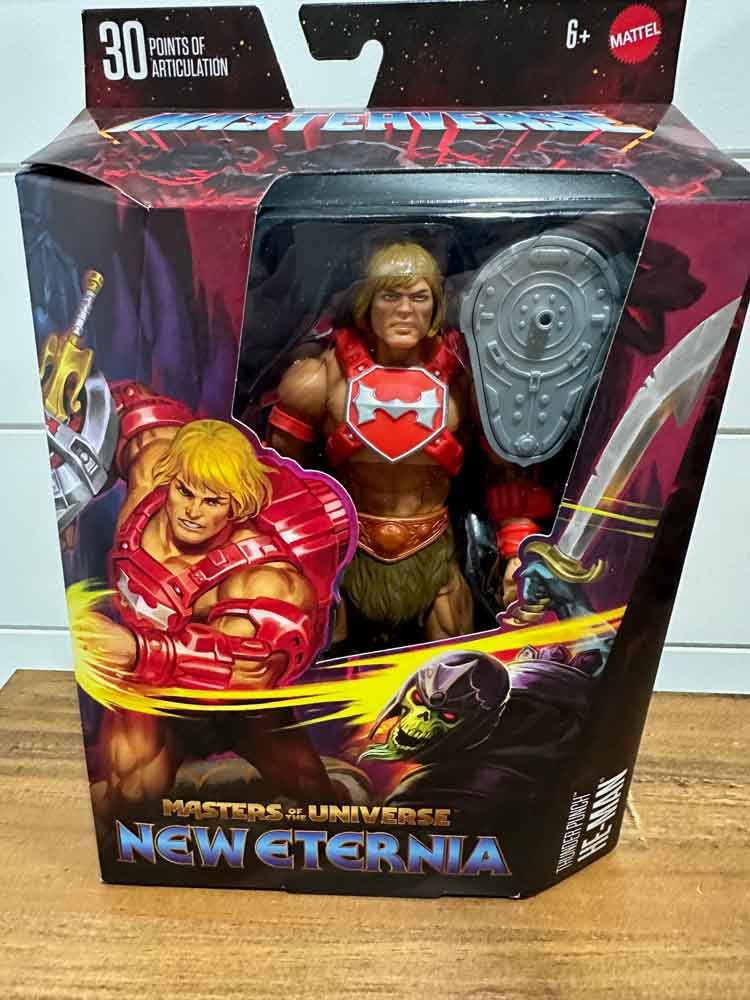 New-Eternia-Thunder-Punch-He-Man-Masterverse-package-front-IH