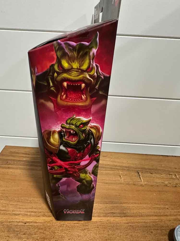 Princess-Of-Power-Leech-Masterverse-package-left-IH