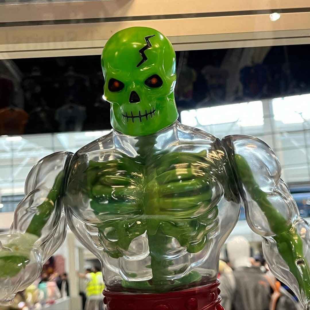 Scareglow-Necromancer-Variant-Mondo-Super-Vinyl-Figure-2