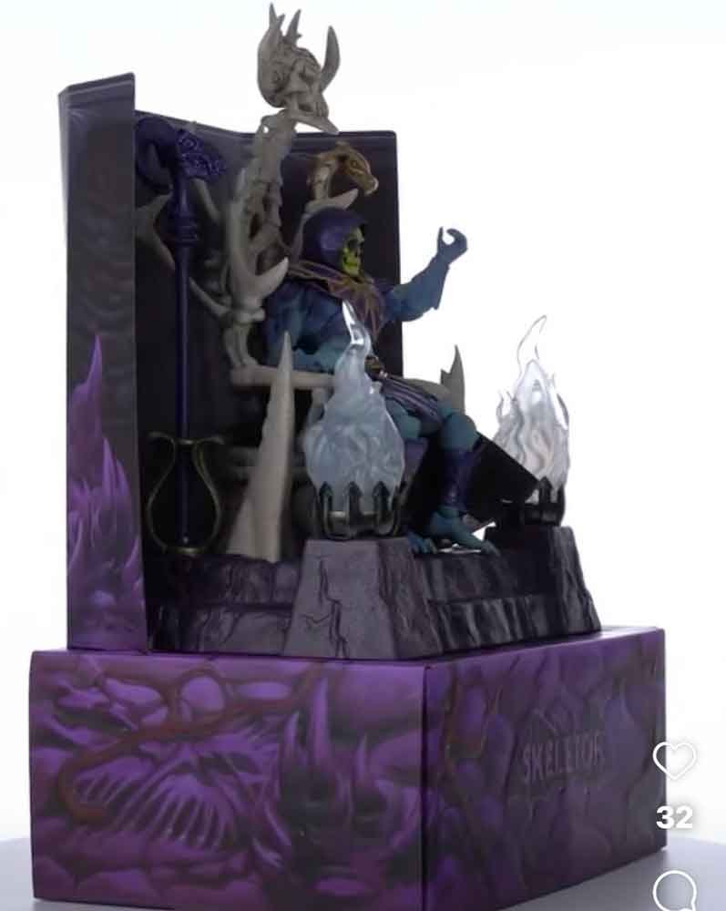 Skeletor-and-Bone-Throne-MOTU-Masterverse-360-view-2