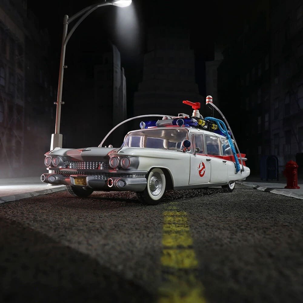 Ghostbusters-Plasma-Series-Ecto-1-(1984)-5