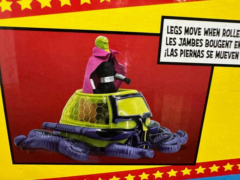 McFarlane-Super-Powers-Wave-7-Brainiac-Skull-Ship-Gold-Label-figure-3